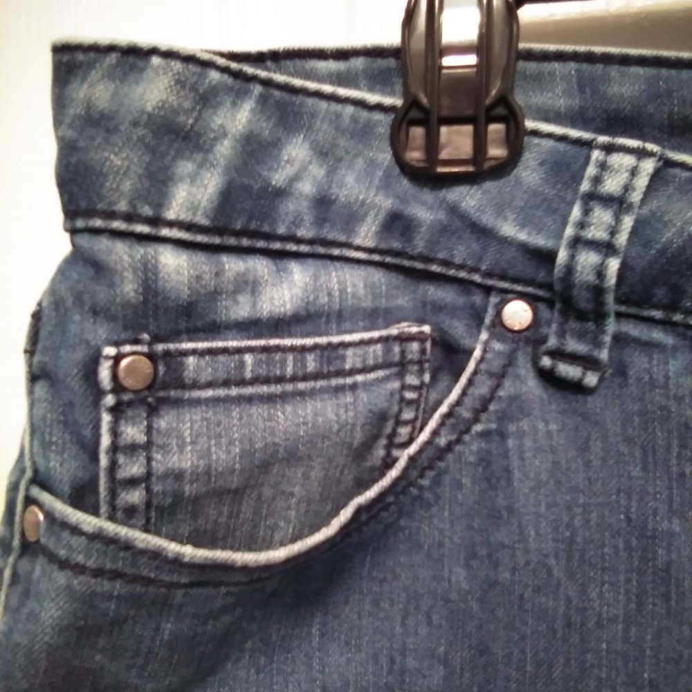 Women's Size 16 Elle brand jeans - acid washed - Picture 3 of 6